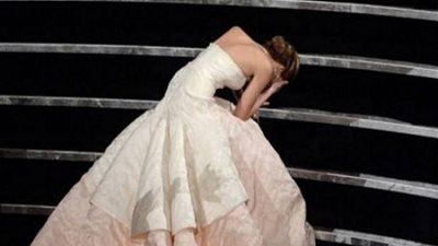 «خلي بالك من مراة أخوكي».. عروس تصاب بالانهيار في حفل زفافها فما قصتها؟