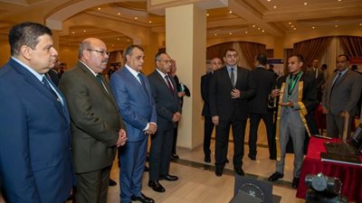 «الوكيل» يشارك في حفل التخرج لطلاب الأكاديمية المصرية للهندسة والتكنولوجيا