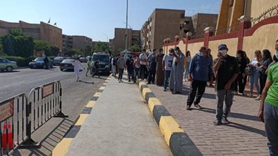 إقبال كثيف على اللجاب الانتخابية بمحافظة الجيزة وطوابير بلجان الشيخ زايد