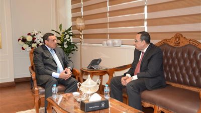 ماذا دار في اجتماع وزير التنمية المحلية مع محافظ شمال سيناء؟