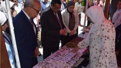 آمنة والهجان يفتتحان معرض «أيادي مصر» للحرف اليدوية