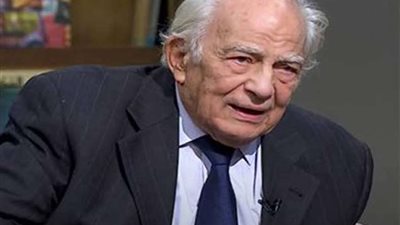 رشوان توفيق يعلق علي شائعة وفاته