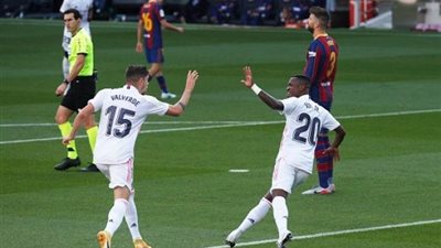 كلاسيكو العالم.. تعادل إيجابي بين برشلونة وريال مدريد بعد مرور ساعة