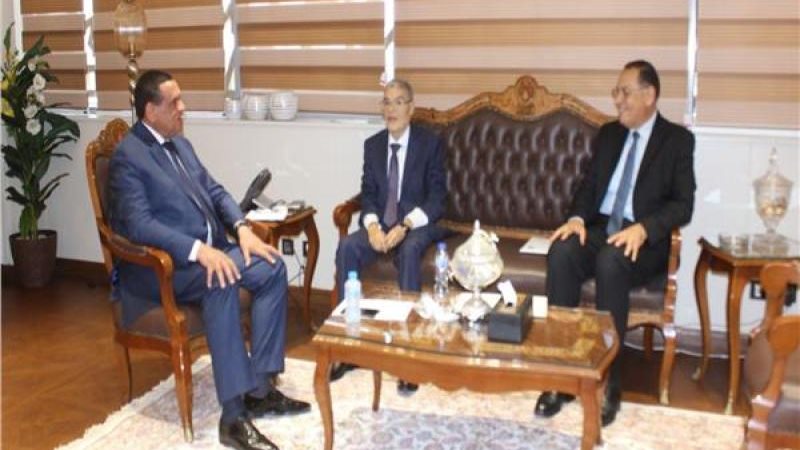 وزير التنمية المحلية