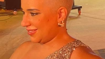 سر ظهور أسما شريف منير حليقة الشعر في مهرجان القاهرة للدراما