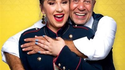 إيه السند الحلو ده!!.. الجمهور يشيد بـ  شريف منير بعد دعمه لنجلته