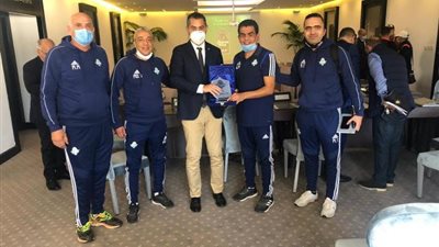 الكاف يشكر الجهاز الطبي لبيراميدز.. وتقديم درع النادي هدية