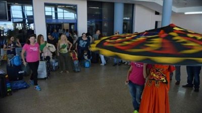 مطار مرسى علم الدولى يستقبل 14 رحلة طيران سياحية أوروبية اليوم