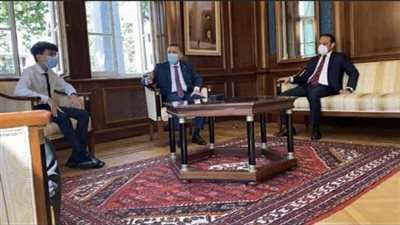 وزيرة الهجرة تهنئ الطفل ميسرة الفائز بجائزة شخصية العام بالنمسا