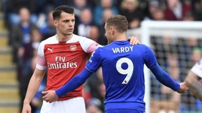 أرسنال يصطدم بطموحات ليستر سيتي في قمة ساخنة بالدوري الإنجليزي