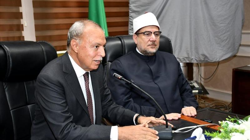 وزير الأوقاف ومحافظ