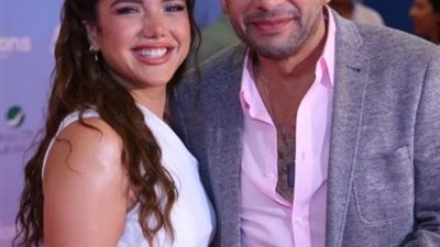 رنا رئيس بإطلالة جذابة من العرض الخاص لفيلم ”أولاد حريم كريم”