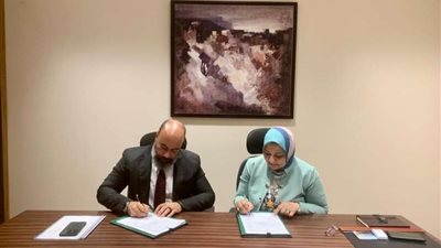 «نقل الكهرباء» توقع عقد مشروع إحلال جزء من الخط الهوائي طناش/ إمبابة