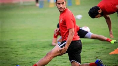 ناصر ماهر يتوج بجائزة أفضل لاعب بسموحة
