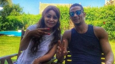بالأحضان.. شقيقة محمد رمضان تتغزل في زوجها بصورة رومانسية