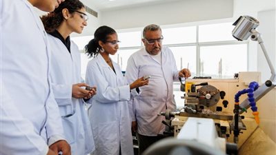 الدراسة 4 سنوات.. فتح باب التقديم بهندسة جامعة وسط لانكشير بالعاصمة الإدارية الجديدة