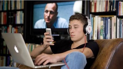 خلي بالك.. أضرار نفسية خطيرة يسببها استخدام وسائل التواصل الاجتماعي فما هي؟