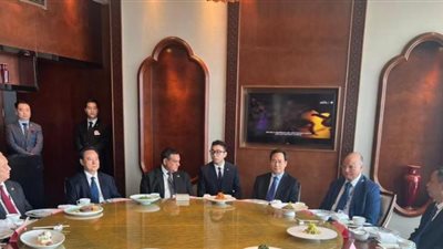 وزير التنمية المحلية يدعو الشركات والمستثمرين الصينيين للاستفادة من الفرص الاستثمارية التى يتمتع بها السوق المصرية