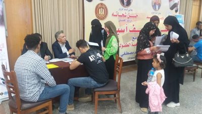 صور.. ملتقى توظيف يوفر 550 فرصة عمل للشباب