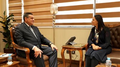 ماذا دار في اجتماع وزير التنمية المحلية مع رئيسة المجلس القومي للمرأة؟