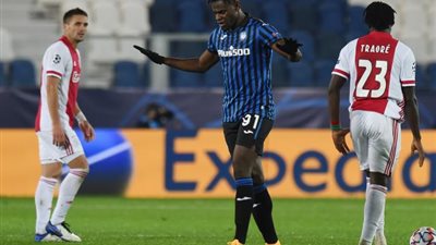 أياكس ينقاد للتعادل الإيجابي (2 – 2) أمام أتالانتا بدوري أبطال أوروبا