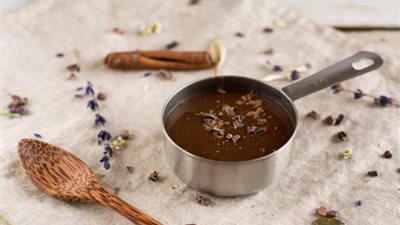 تعرفي على أسهل طريقة لتحضير صلصة الشوكولاتة بالكاكاو