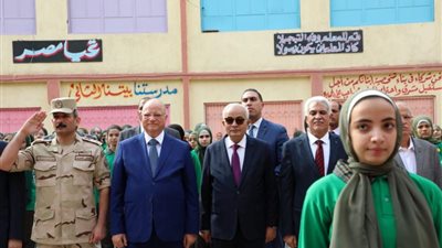 شاهد بالصور .. وزير التربية والتعليم ومحافظ القاهرة يتابعان إنطلاق العام الدراسى الجديد