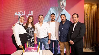 بحضور صناع الأغنية.. آلاء لاشين تحتفل بـ ”هروني بوس” لـ دياب