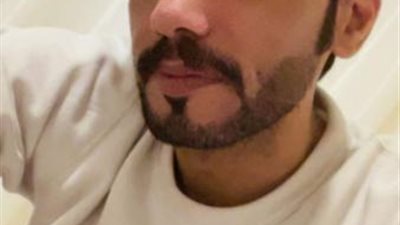 زعال الشمري يلفت الأنظار بنشر بث مباشر كوميدي عبر مواقع التواصل