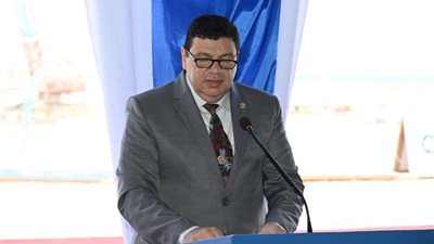 «الوكيل» يعطى شارة بدء تركيب مصيدة قلب المفاعل بالوحدة الأولى لمحطة الضبعة