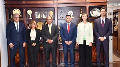 الجامعة البريطانية في مصر توقع بروتوكول تعاون مع وزارة الشباب والرياضة