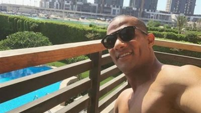 شاهد بالفيديو.. معركة شرسة بين محمد رمضان و”أسد” مفترس في دبي