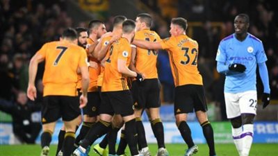 وولفرهامبتون يصارع كريستال بالاس على المركز التاسع بالبريميرليج