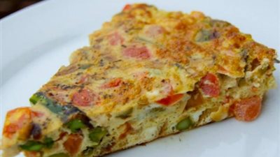 «لإفطار لذيذ».. أسهل طريقة لتحضير عجة البيض والبقدونس