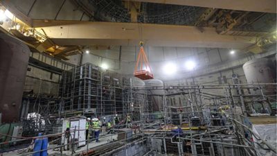 «روساتوم» تشغل رافعة جسر دائرية في المجموعة الأولى في محطة آكويو النووية