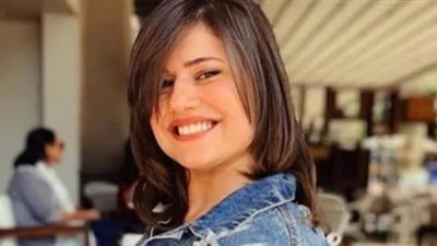 ديانا هشام تشارك جمهورها بصورة مع خطيبها