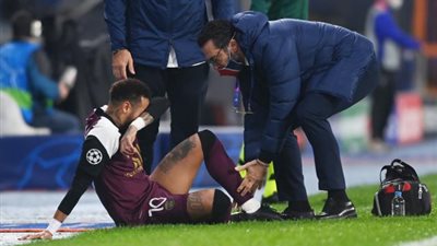 نيمار يغيب عن الملاعب لمدة شهر بسبب الإصابة
