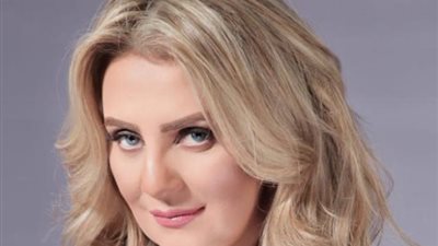 أيقونة الرجل الوسيم.. رانيا محمود ياسين تتغزل في والدها على طريقتها الخاصة