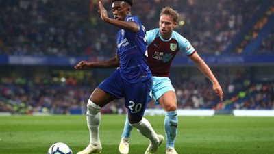 تشيلسي يصطدم بطموحات بيرنلي في الدوري الإنجليزي