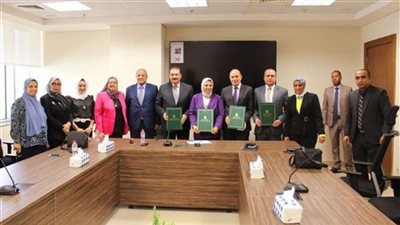 «الكهرباء» توقع عقد تفريغ القدرة المولدة من المحطات بتكلفة 713 مليون جنيه بخليج السويس