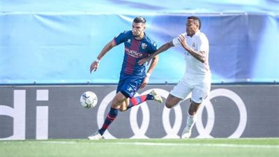 ريال مدريد يتصدر الليجا برباعية في هويسكا