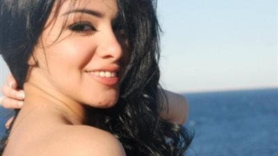من غرفة نومها.. ميريهان حسين تفاجىء جمهورها بإطلالة مثيرة بـ ”البشكير”