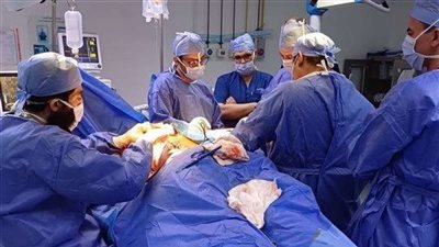 أطباء جامعة القاهرة يجرون 21 جراحة لإصابات جسيمة لأبناء غزة بمستشفيات العريش وبئر العبد