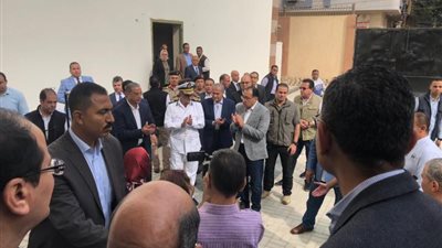 مدبولي يتفقد مركز سيطرة الشبكة الوطنية بالفيوم