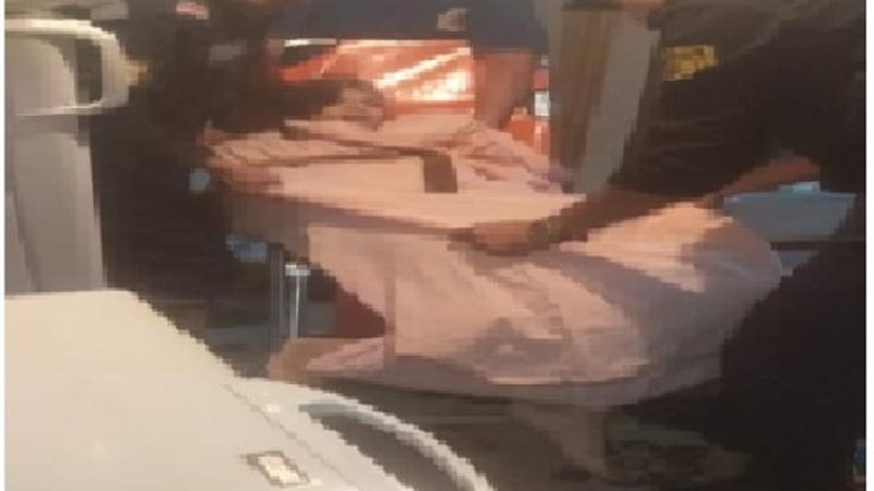 نقل سيدة مريضة لإحدى
