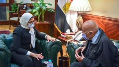 هالة زايد تبحث مع مجدي يعقوب استحداث قسم للأبحاث الإكلينيكية بمستشفيات وزارة الصحة