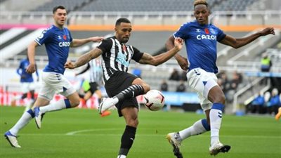 إيفرتون يواصل السقوط في البريميرليج بهزيمة جديدة أمام نيوكاسل (2 – 1)