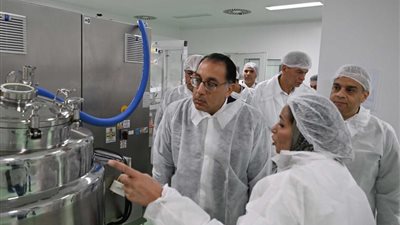 رئيس الوزراء يعلن تفاصيل خطة مصر لتوطين الصناعات الدوائية الحديثة