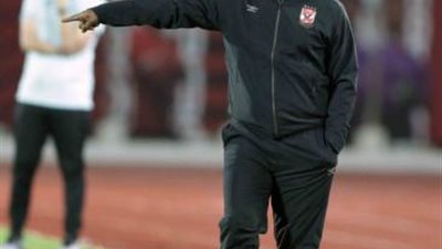 موسيماني يبرز احتفالية التتويج بالدوري مع الأهلي