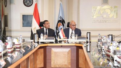 رئيس الهيئة العربية للتصنيع ووزير التنمية المحلية يُتابعان الموقف التنفيذي لمشروعات البنية التحتية لمنظومة المخلفات بالمحافظات